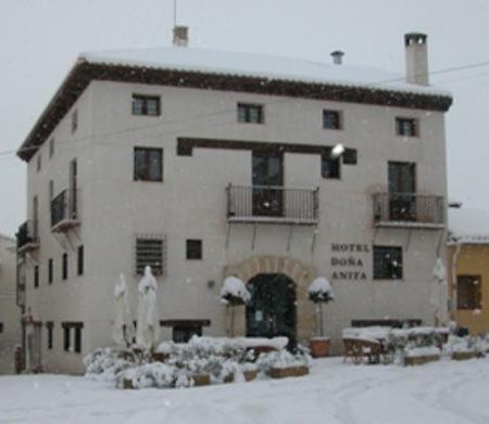 Hotel Restaurante Dona Anita Requena Buitenkant foto