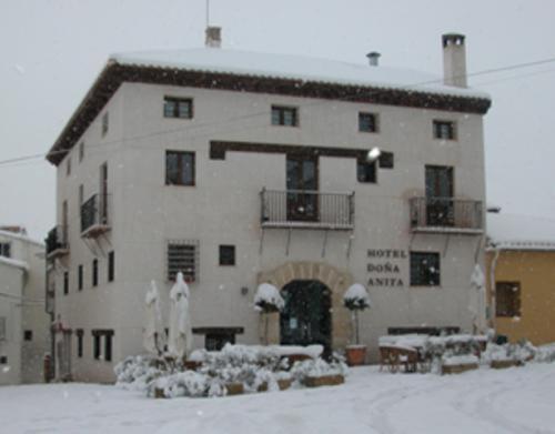 Hotel Restaurante Dona Anita Requena Buitenkant foto