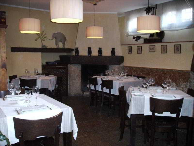 Hotel Restaurante Dona Anita Requena Buitenkant foto